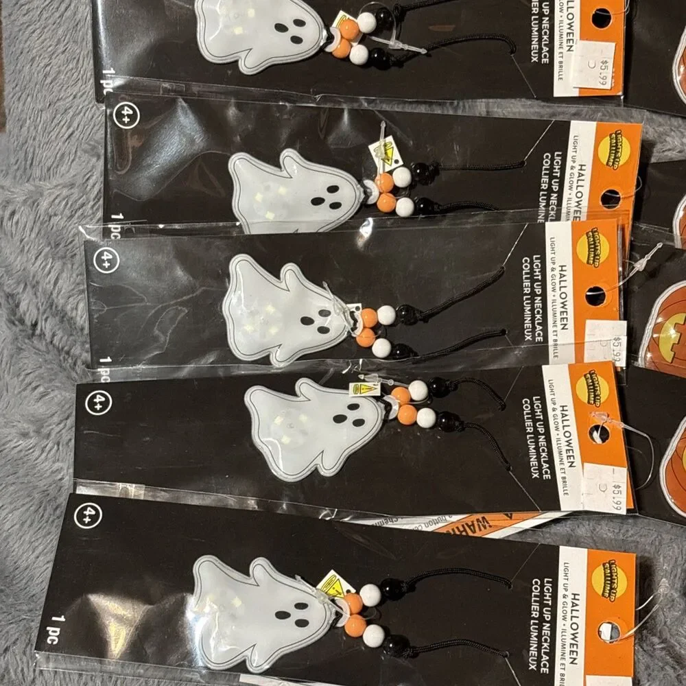 Lot of 29 Halloween Light Up Necklaces Jewelry Wands Party Favor Prize Classroom